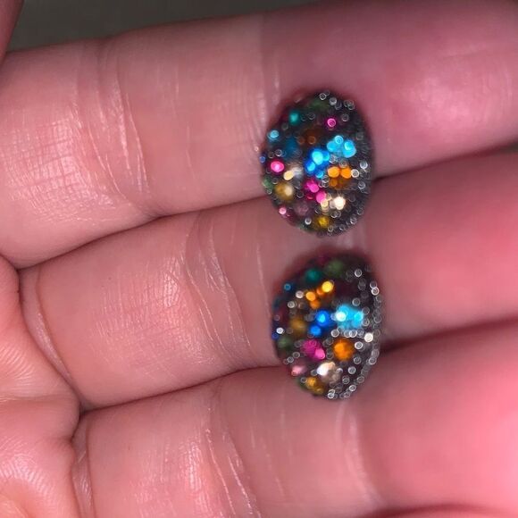 MULTI COLORED CRYSTAL DOME STUD EARRINGS - Picture 5 of 9